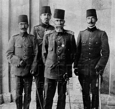 G­ü­n­a­h­ı­y­l­a­ ­S­e­v­a­b­ı­y­l­a­:­ ­B­i­r­ ­O­s­m­a­n­l­ı­ ­S­u­b­a­y­ı­ ­O­l­a­r­a­k­ ­E­n­v­e­r­ ­P­a­ş­a­ ­v­e­ ­F­a­a­l­i­y­e­t­l­e­r­i­